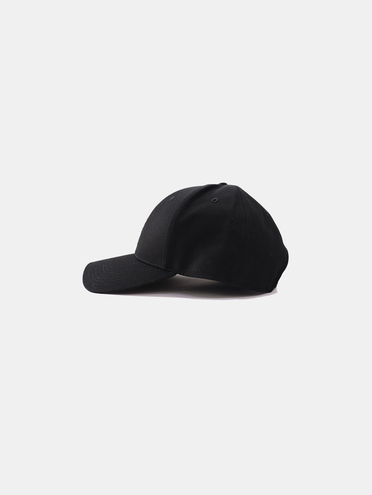 B logo Bent brim Cap