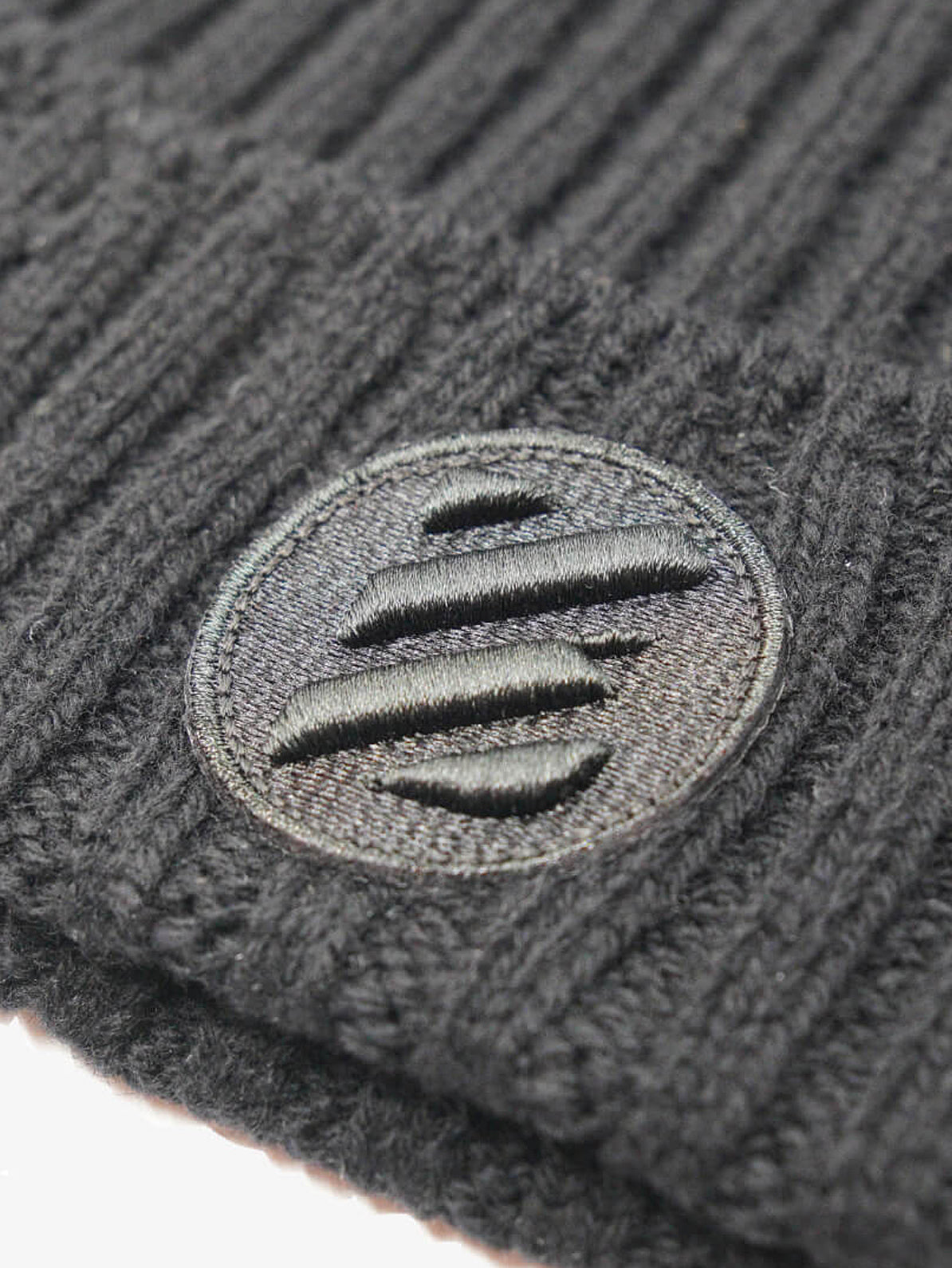 B logo Low gauge Knit cap