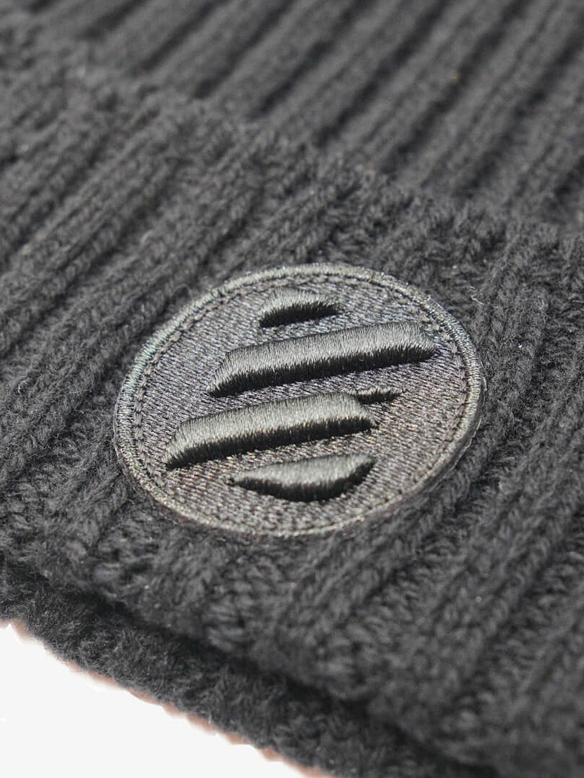 B Logo Low Gauge Knit Cap