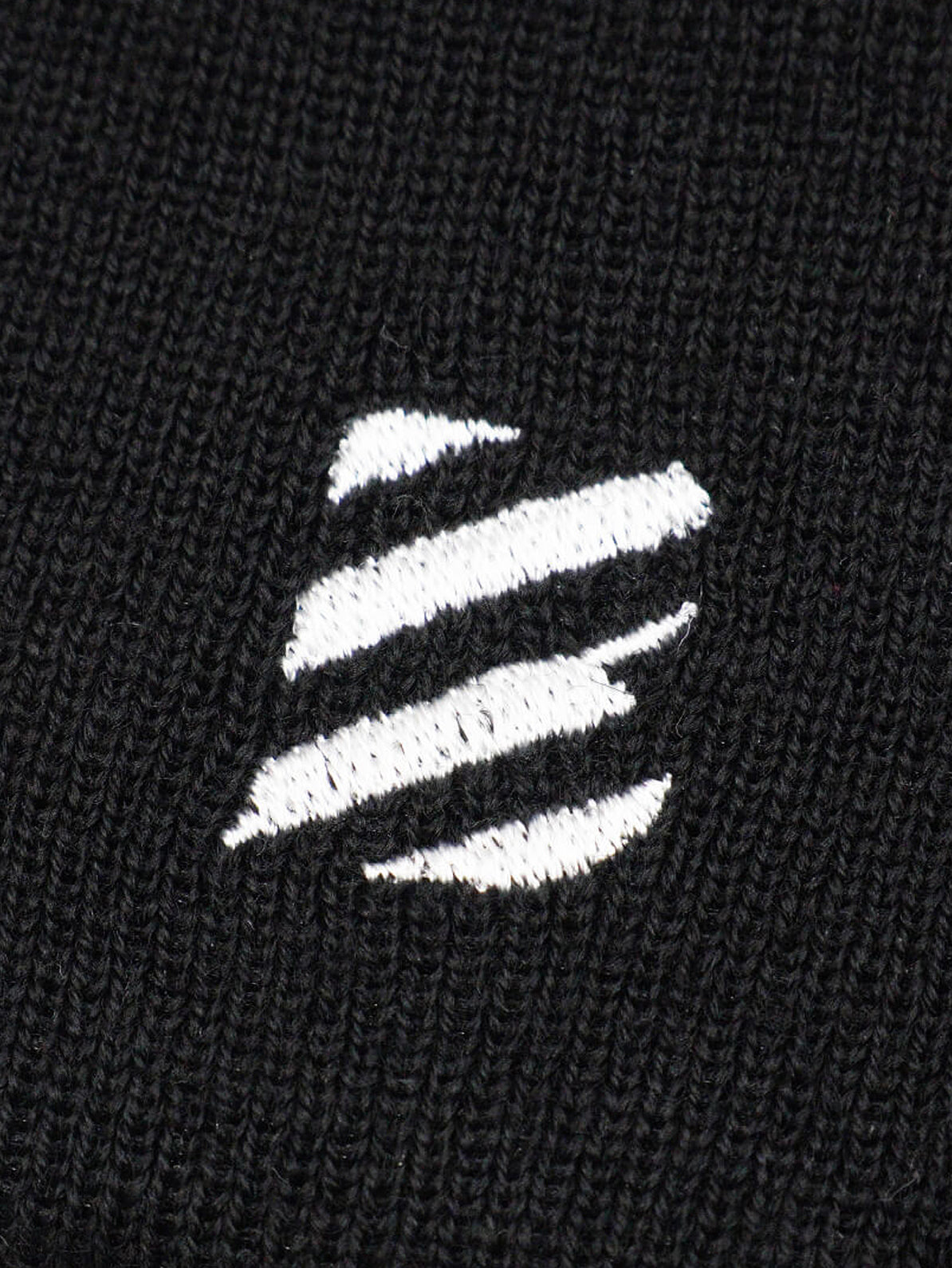 B logo Knit cap